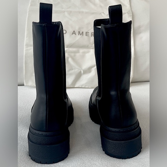 Good American Chelsea
Combat Boots Black Size 8 NIB Pull On Style - Picture 8 of 9